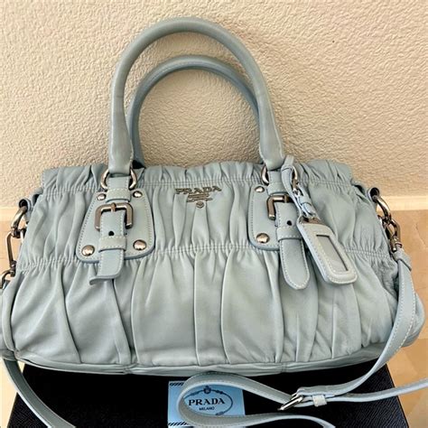 prada guaffre blu bauletto